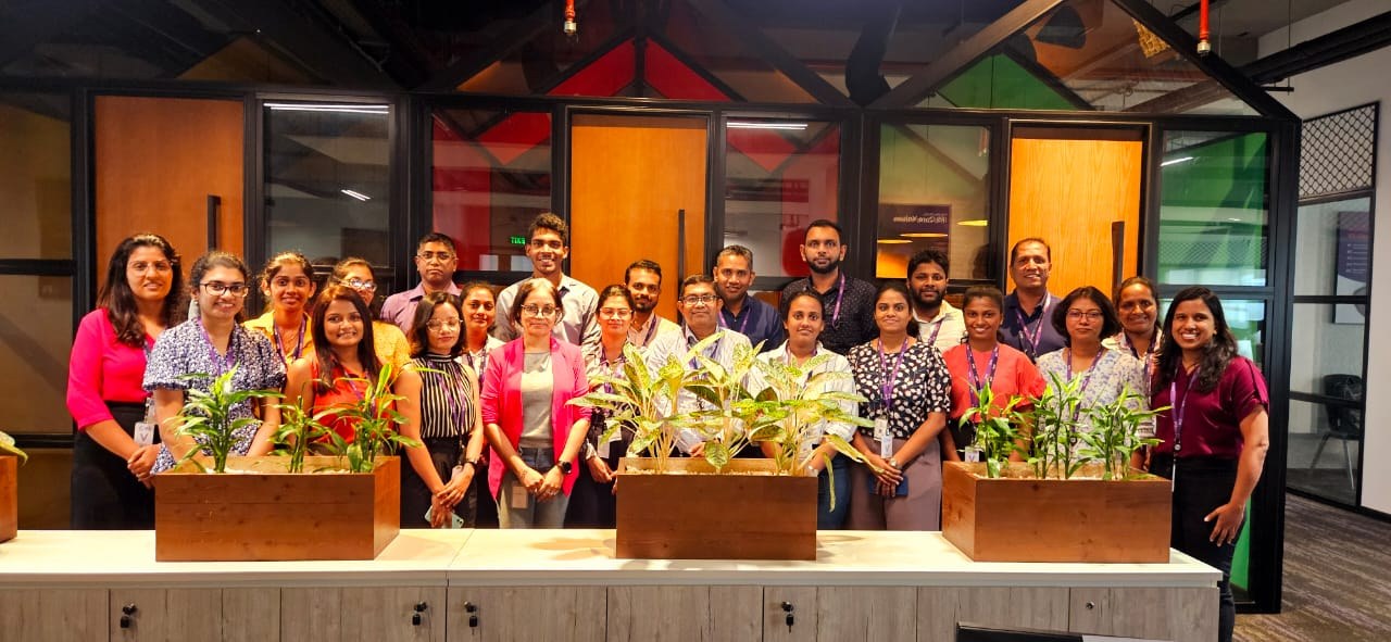 Group photo with the SLIIT Academia Conclave attendees at IFS Colombo