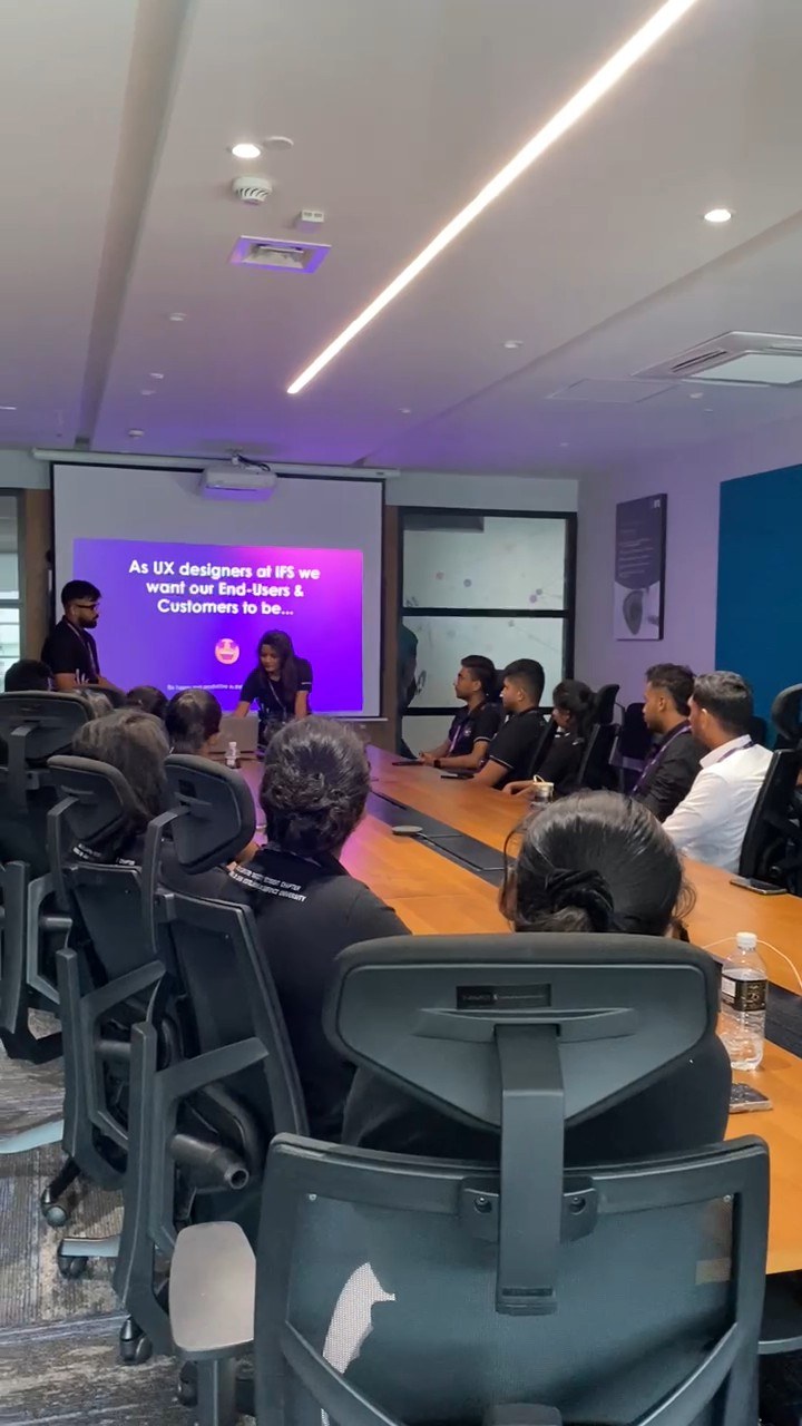 The full room of KDU Cr8x champions during the session